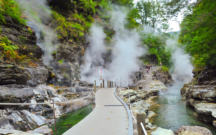 湯沢市の小安峡温泉の風景写真